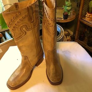 Steve Madden Western calf height leather boots